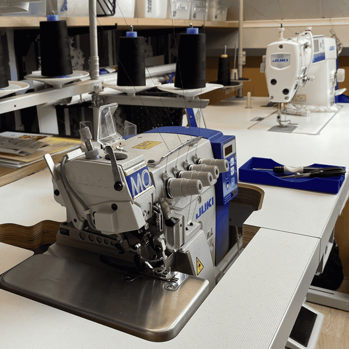 opdracht gemaakt babykleding │ Juki_Lockmachine