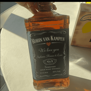 Wiskey label sticker op fles