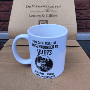 leuke mokken en komische bekers met scherpe teksten