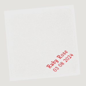 Spuugdoek wit met geborduurde naam